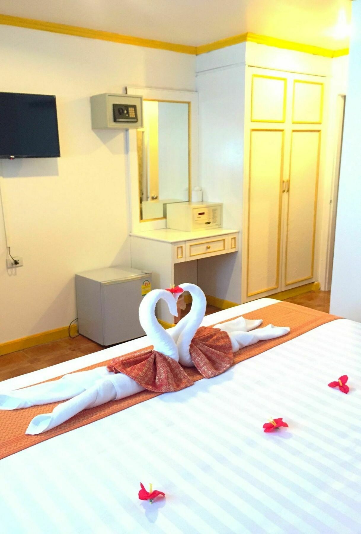 Отель Phi Phi K House Экстерьер фото